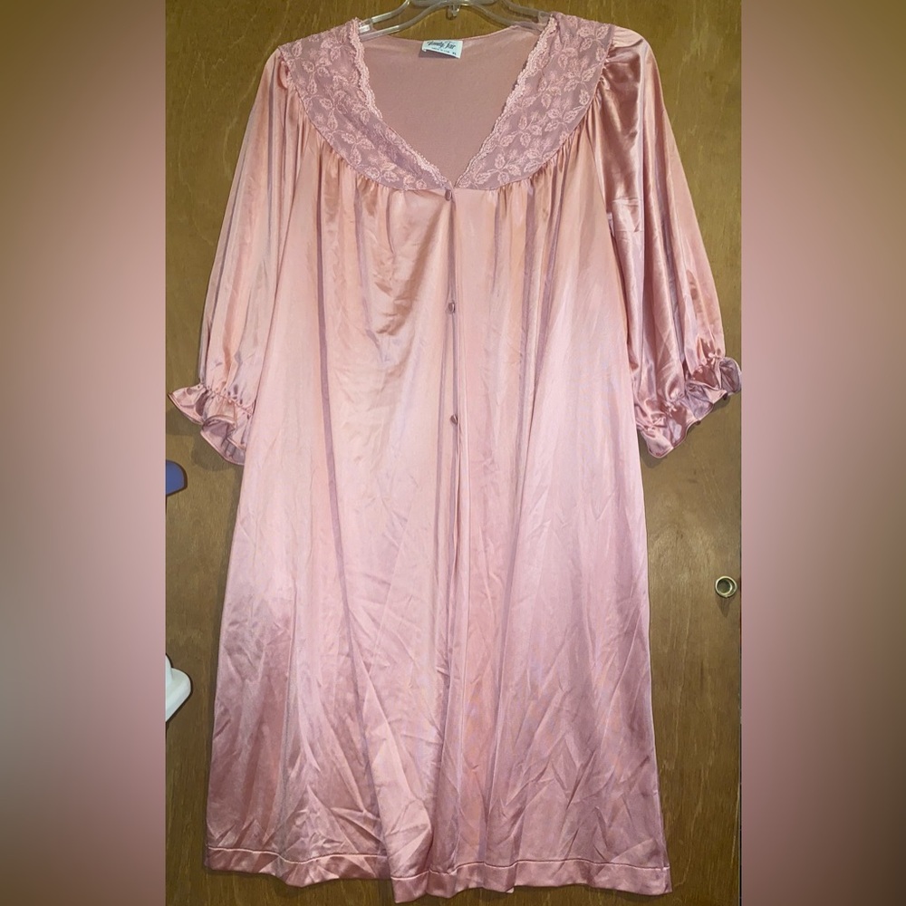 Vintage - Elegant Pink Women's Nightgown